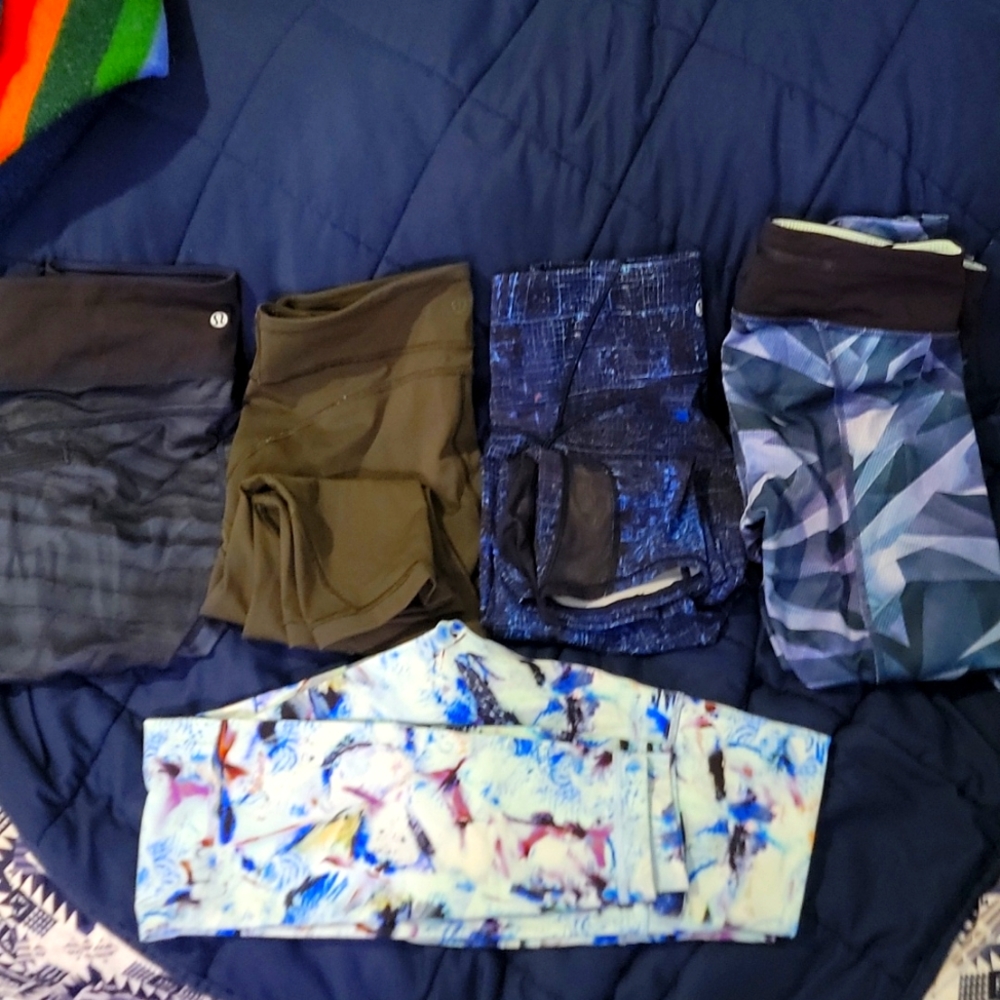 Five size 6 Lululemon leggings